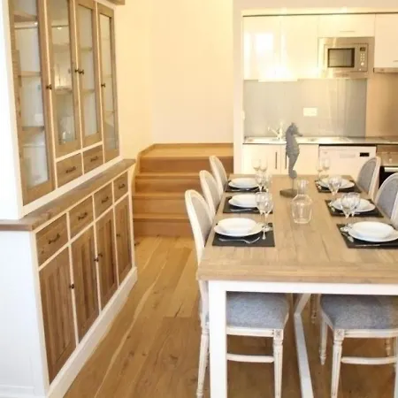 Appartement Quai Aux Vivres 15 *