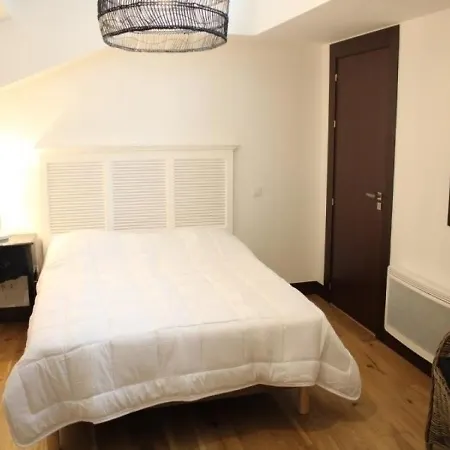 Appartement Quai Aux Vivres 15 *